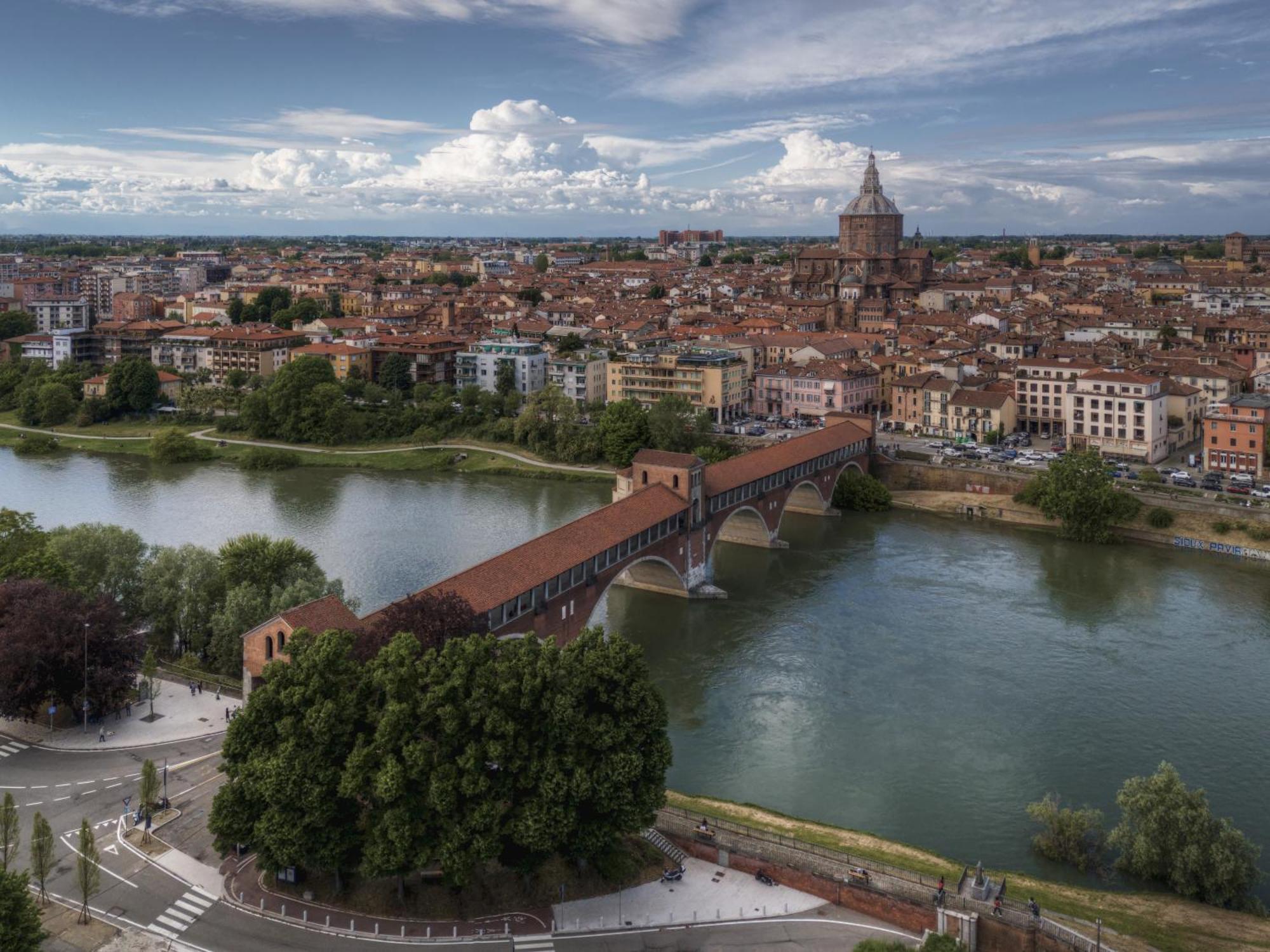 Lory House By Holiday World Apartment Pavia Exterior foto